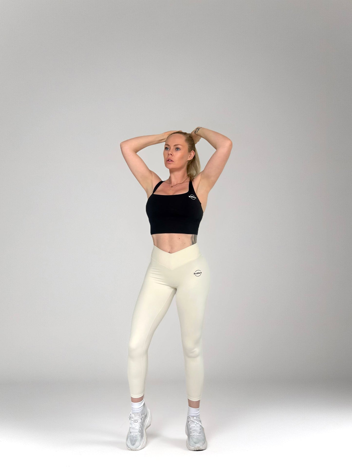 White Scrunch V-Front Leggings – Sculpting, Soft & Seriously Flattering