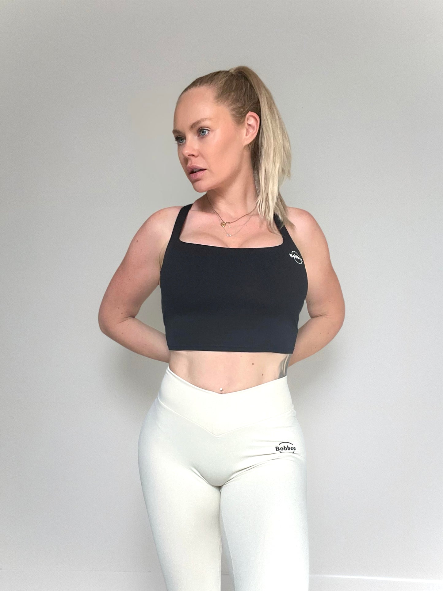 White Scrunch V-Front Leggings – Sculpting, Soft & Seriously Flattering